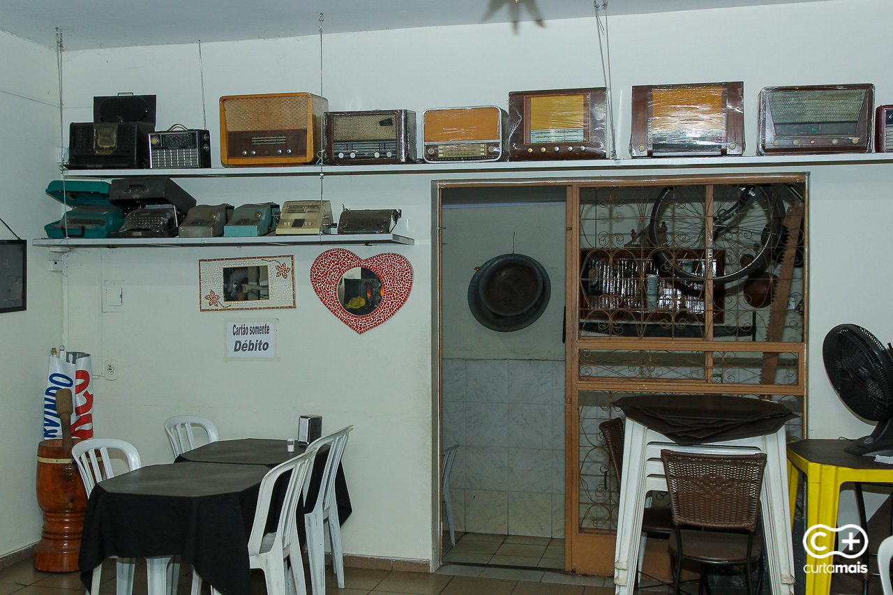 bar